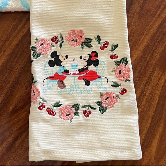 NWT Disney Mickey & Minnie Mouse Cherry Hand Towels Set of 2 - Picture 2 of 6